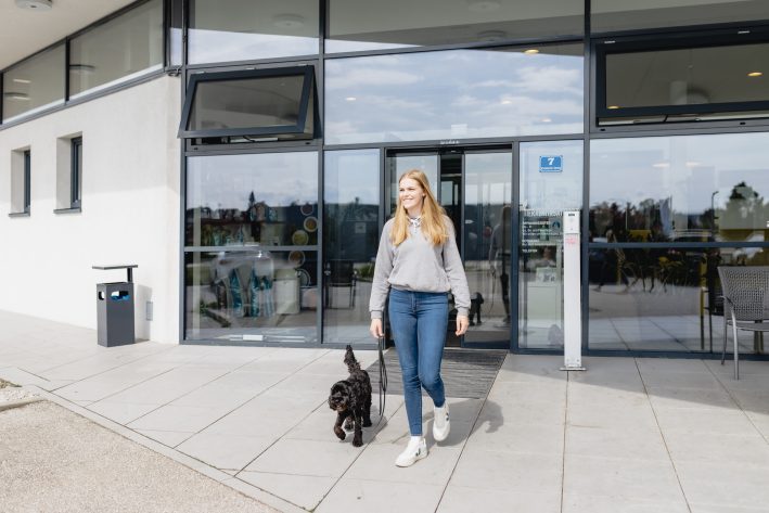 Aussenbereich Patientenbesitzerin 2